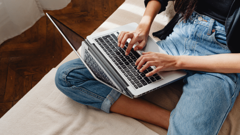 6 Best Writing Apps for Poets Who Want to Publish Their Book